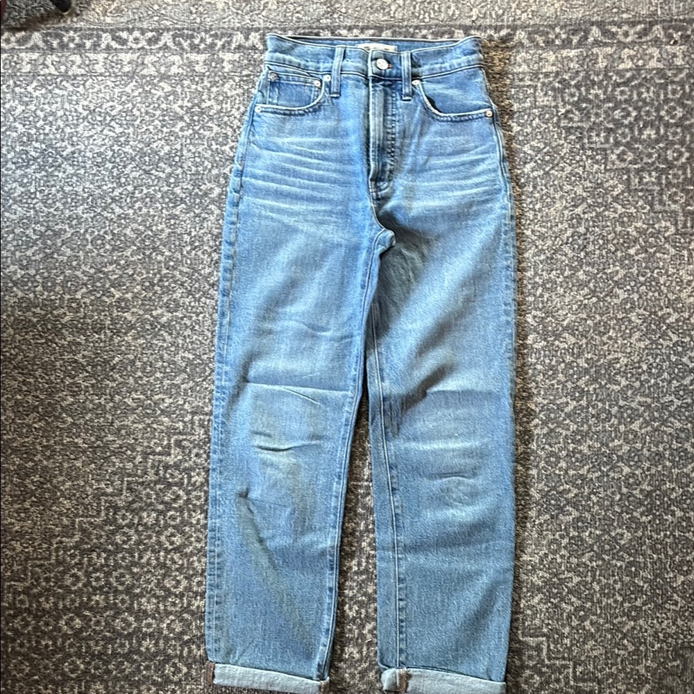 Madewell High-Rise Straight Jeans in Light Blue Wash